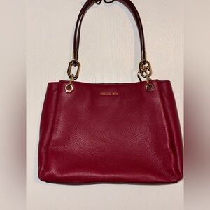 NWT Michael Kors Trisha Large Pebbled Leather Shoulder Cherry